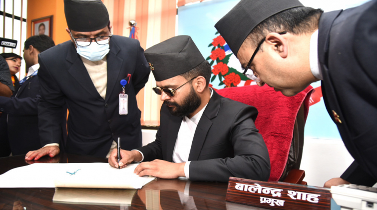 बालेनको पदभार ग्रहणः पहिलो निर्णय– कार्यपालिका बैठक लाइभ गर्ने